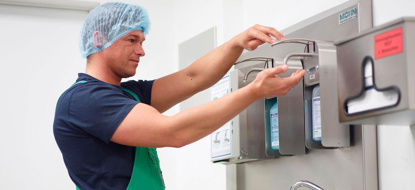 Kräuter Mix Mitarbeiter Produktion GMP Hygiene