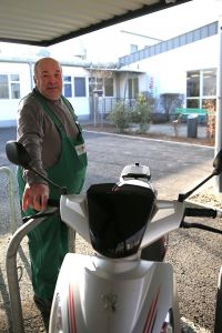 35 Jähriges HJ Fischer Hans-Jürgen Fischer absolviert seit 35 Jahren seinen Arbeitsweg auf zwei Rädern