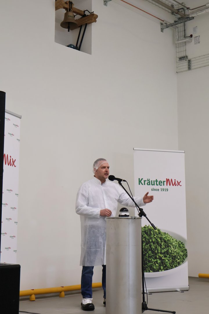 Bernhard Mix bei der Weihfeier der Glocke