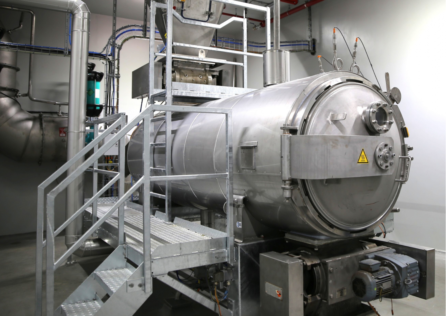 Die neue Keimreduzierung ist die erste Anlage, die in der sanierten Produktionshalle 12 den Betrieb aufnimmt.